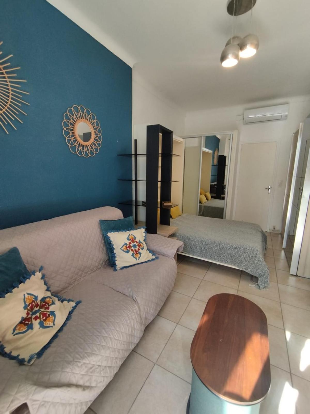 Studio Central كانيه المظهر الخارجي الصورة